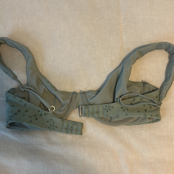 Abercrombie and Fitch bikini top - Picture 5 of 7